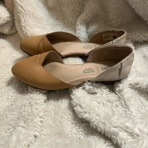Toms Tan and Gray Flats Sleek Minimalist Design
